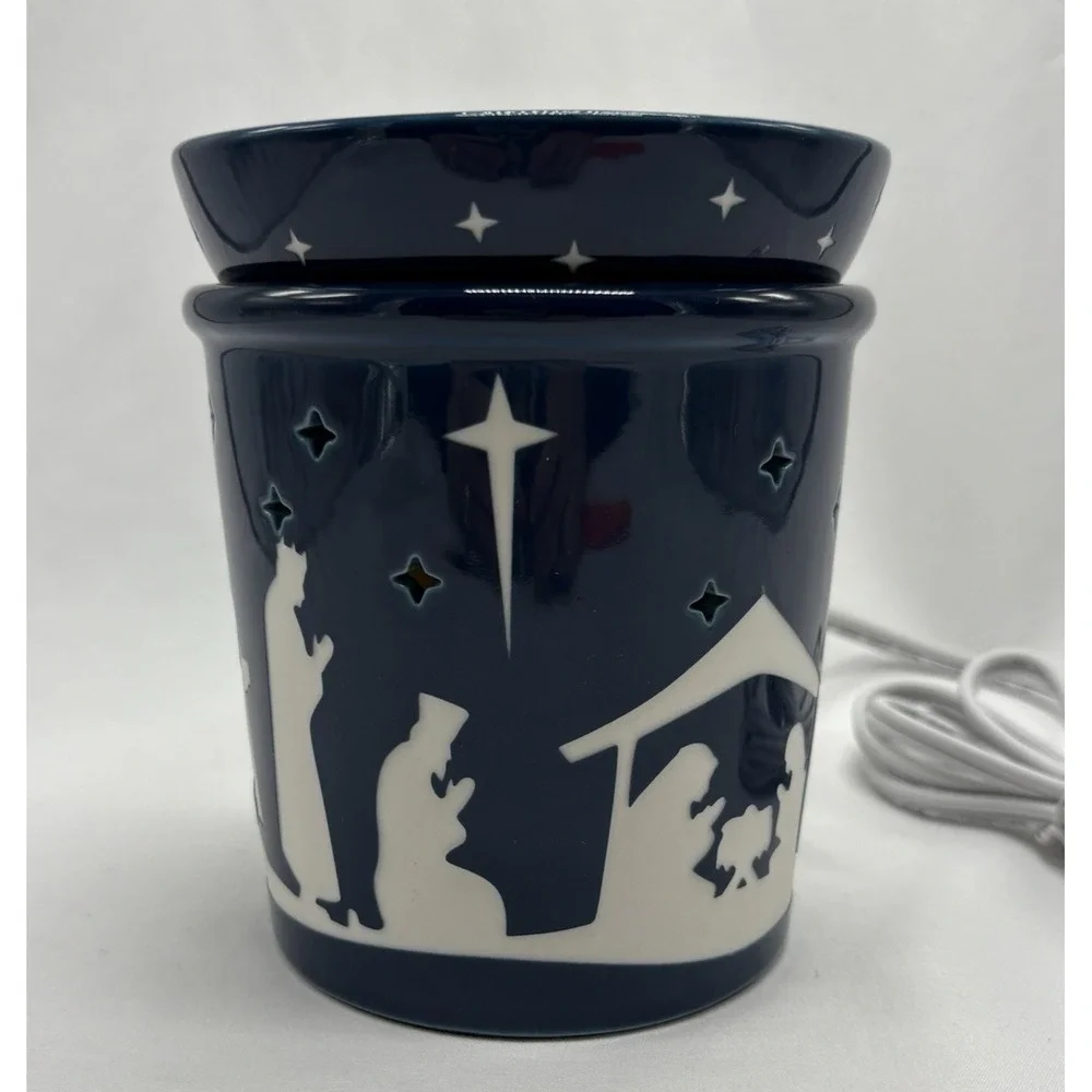 Scentsy Silent Night Holiday Collection FULL Size Wax Warmer Nativity Box